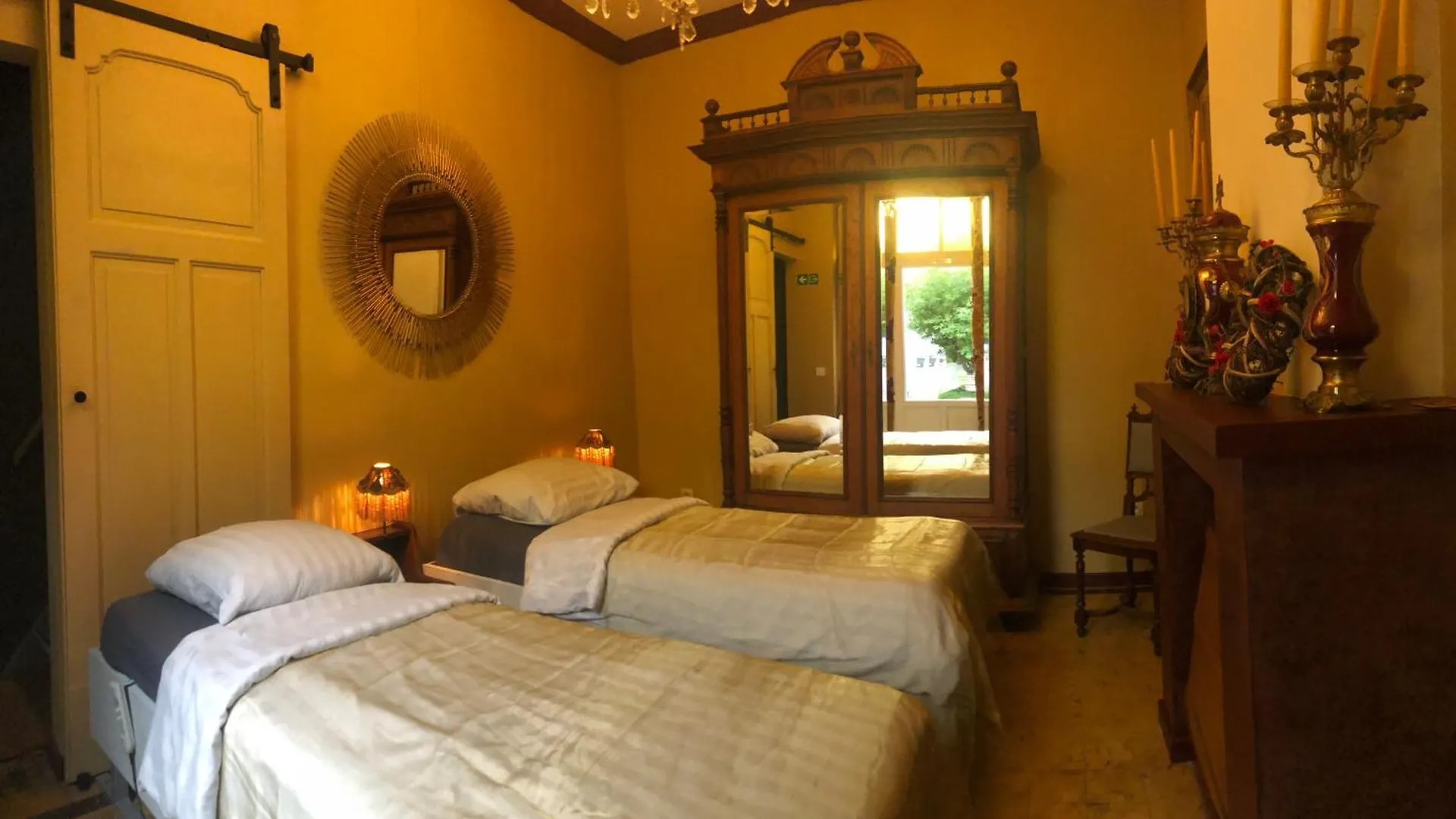 Bed and Breakfast Casa Lucinda Gent 0*,  Belgien